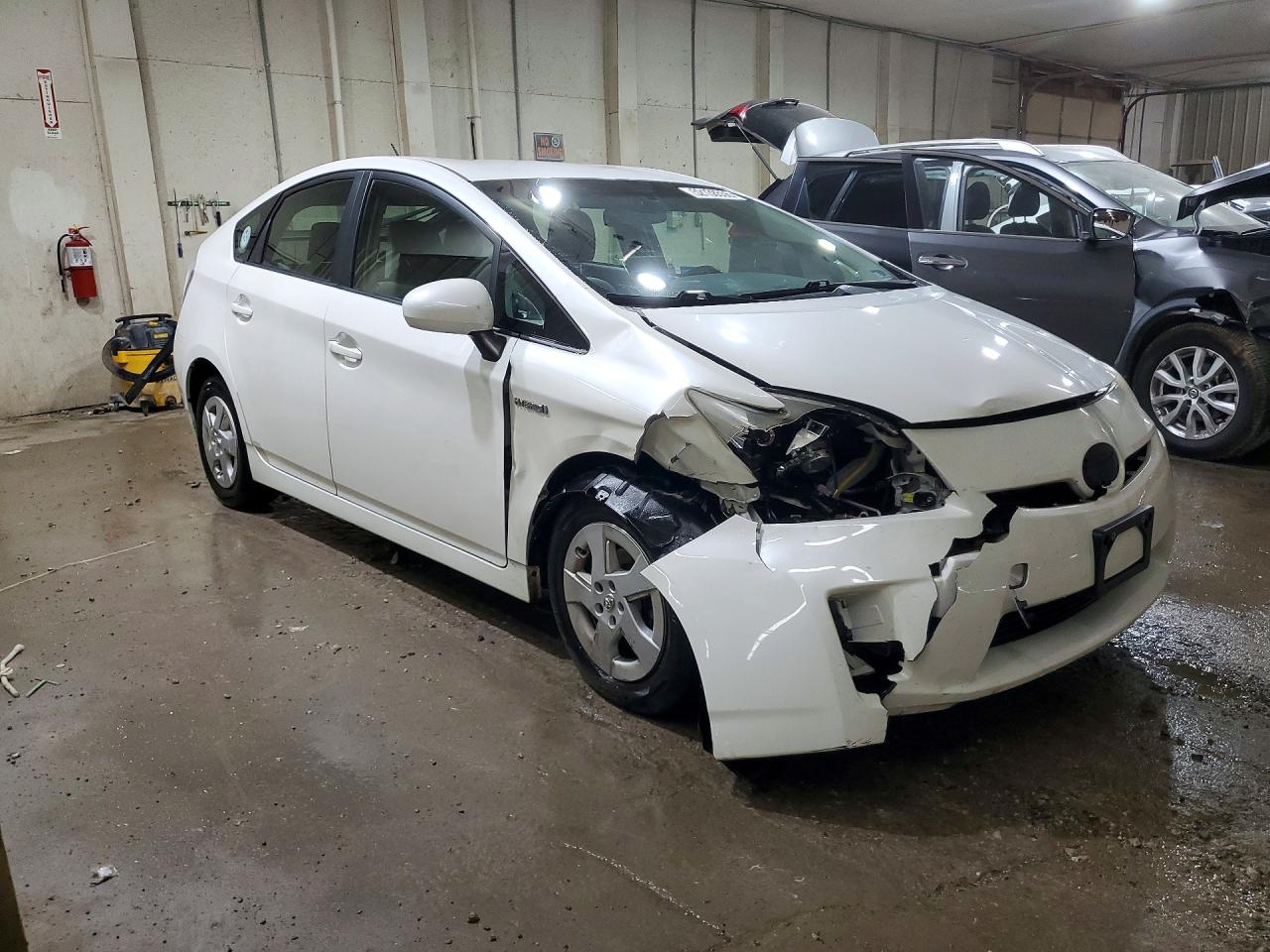 2011 TOYOTA PRIUS
