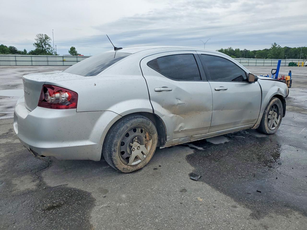 2012 DODGE AVENGER