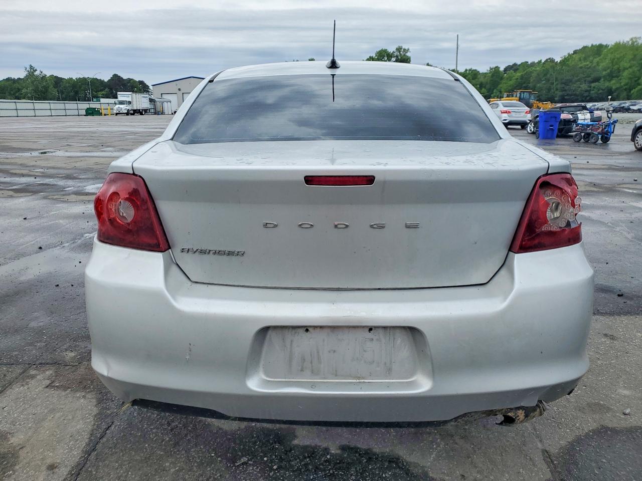 2012 DODGE AVENGER