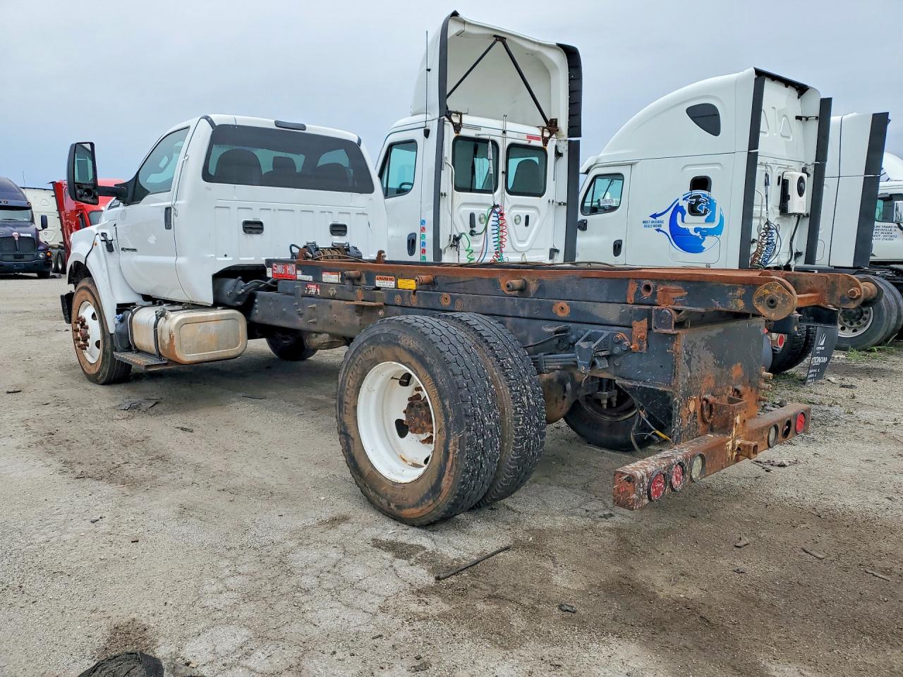 2017 FORD F650