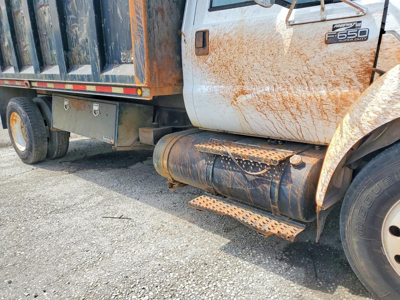 2007 FORD F650