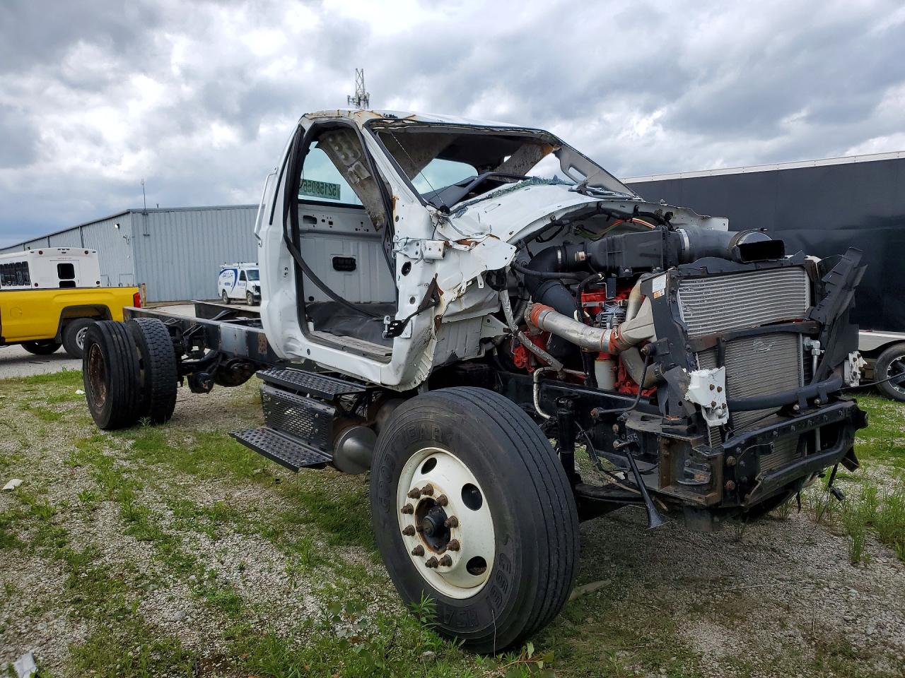 2015 FORD F750