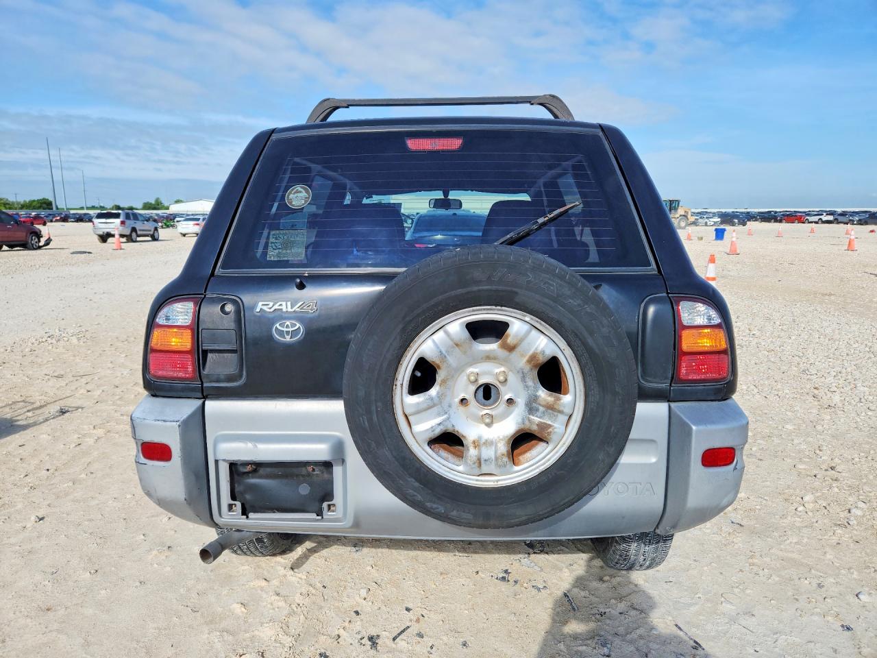 2000 TOYOTA RAV4 BASE