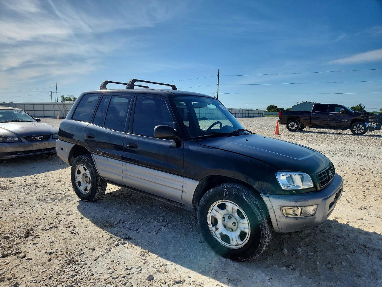 2000 TOYOTA RAV4 BASE