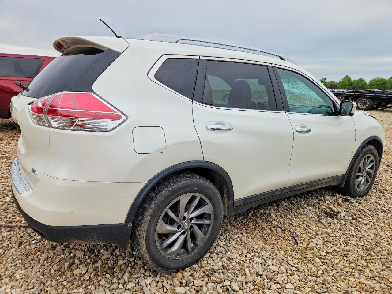 2015 NISSAN ROGUE