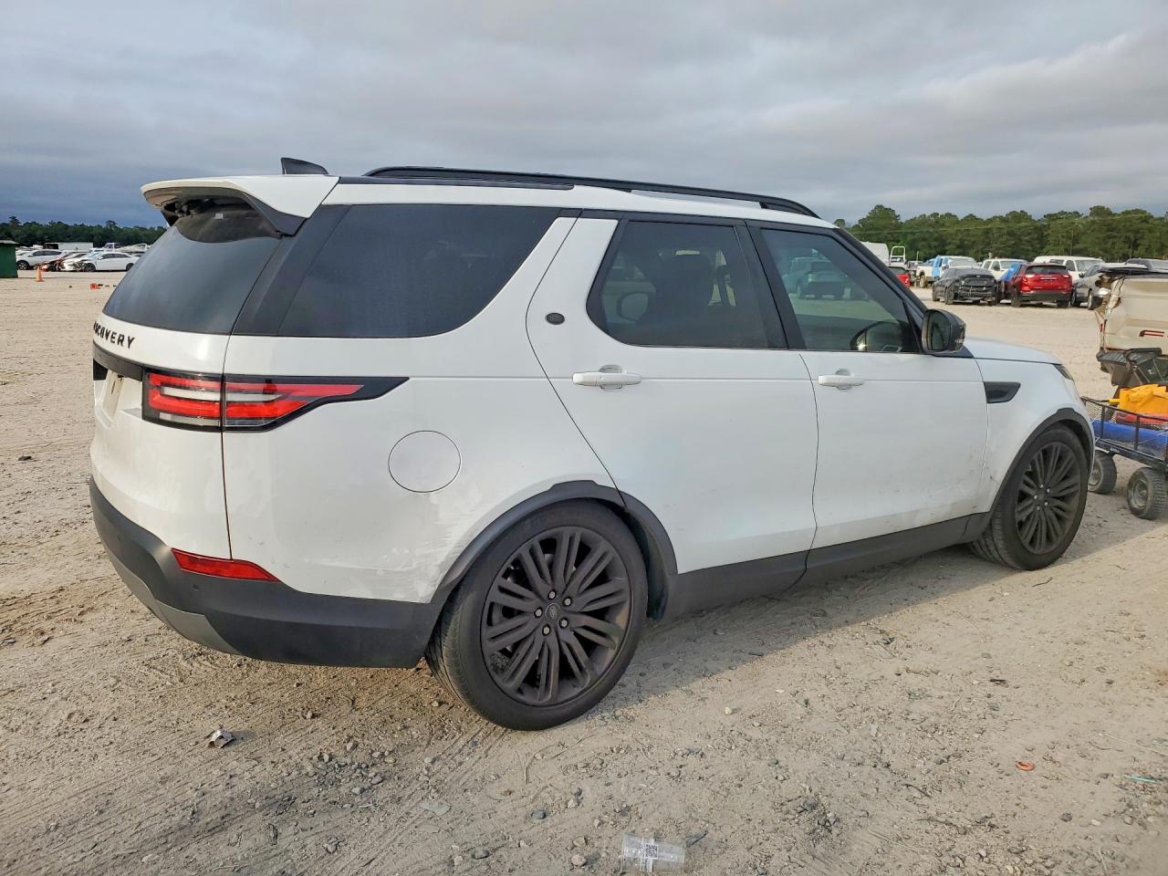 2017 LAND ROVER DISCOVERY