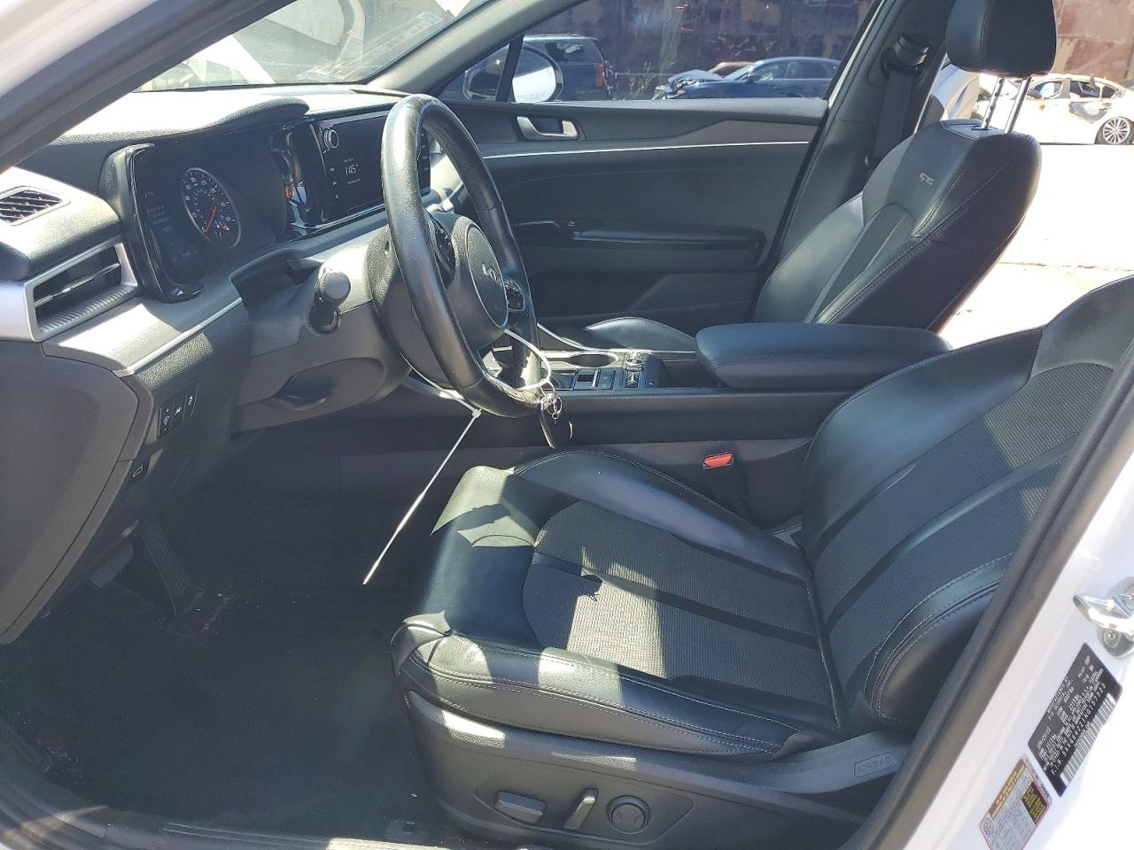 2022 KIA K5