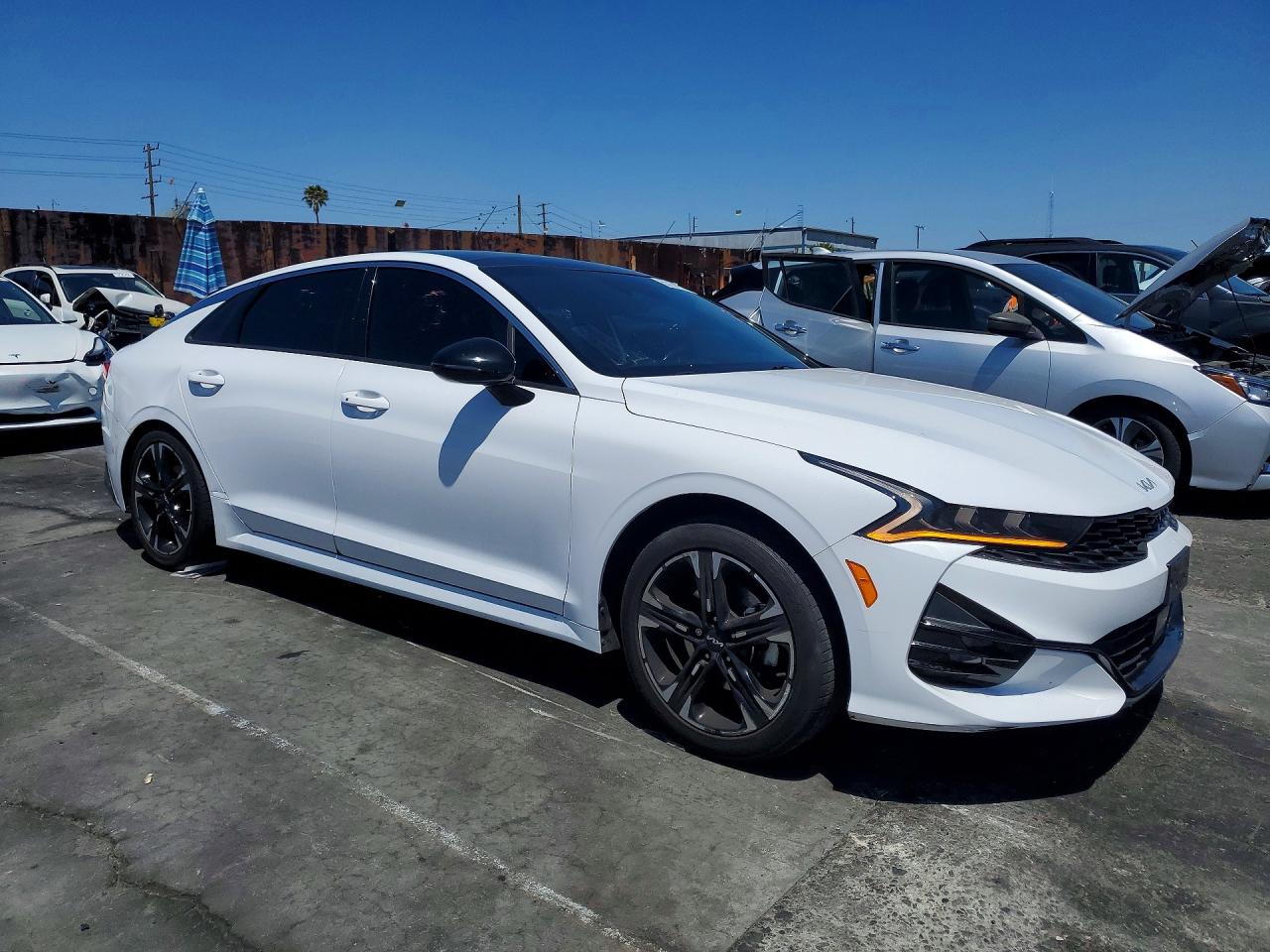 2022 KIA K5