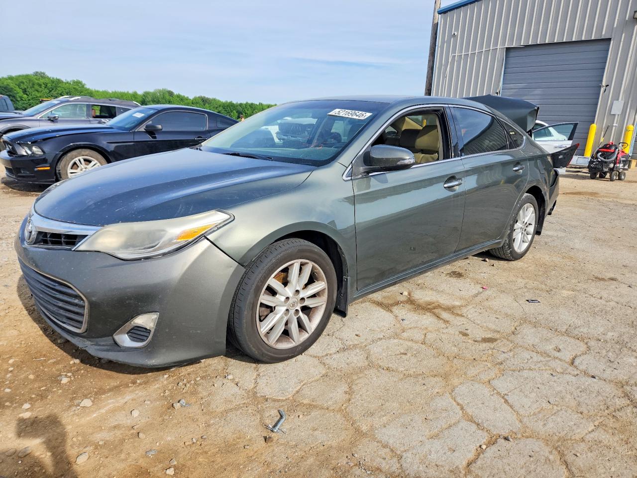 2013 TOYOTA AVALON