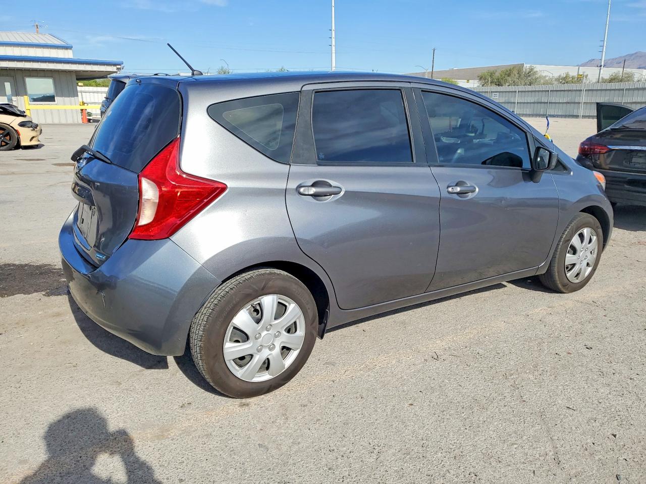 2016 NISSAN VERSA