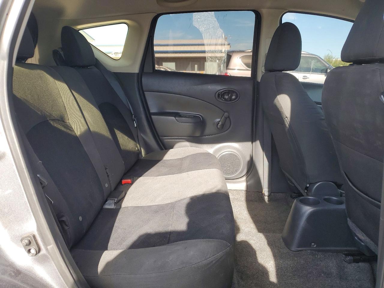 2016 NISSAN VERSA