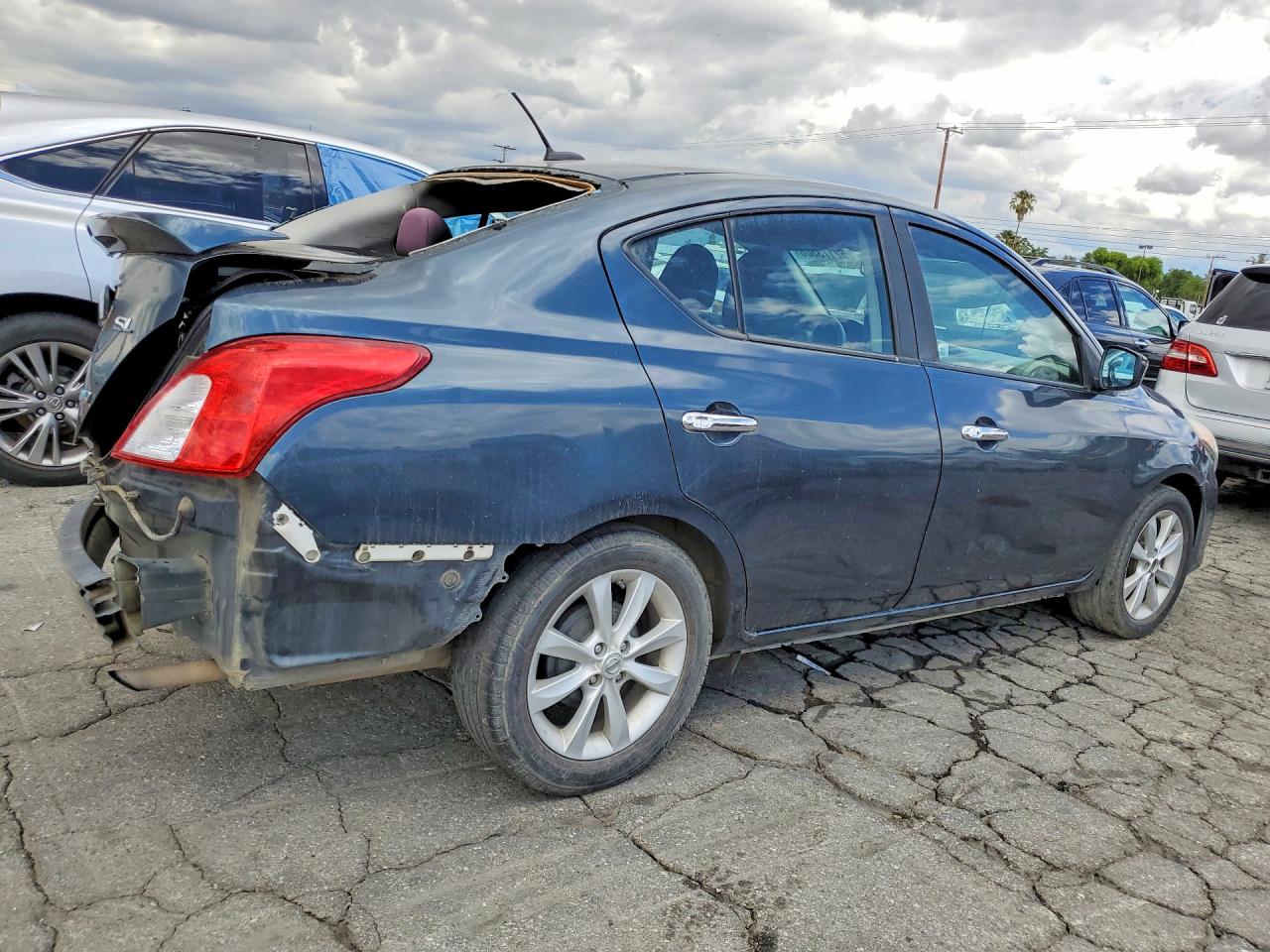 2015 NISSAN VERSA