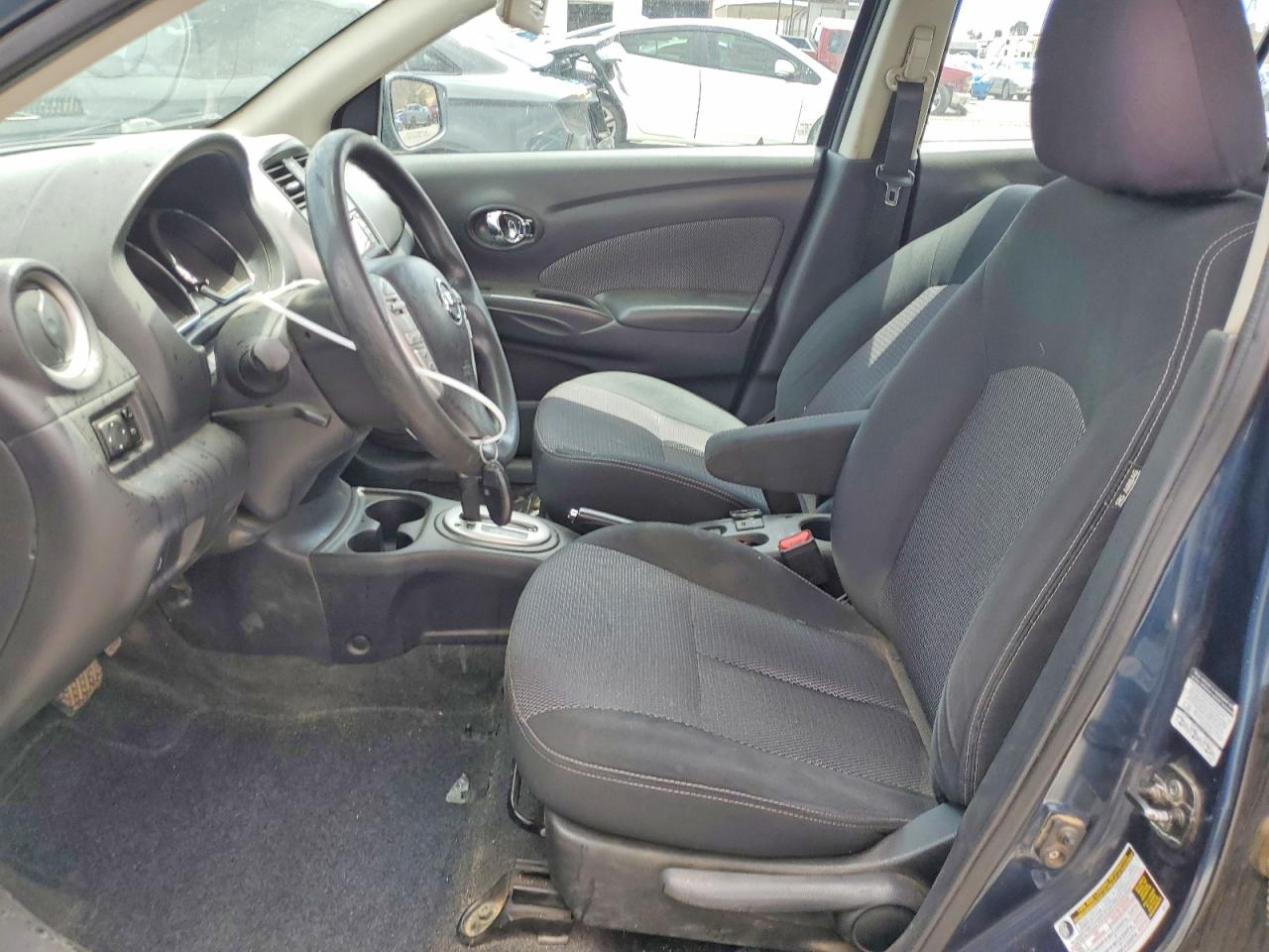 2015 NISSAN VERSA