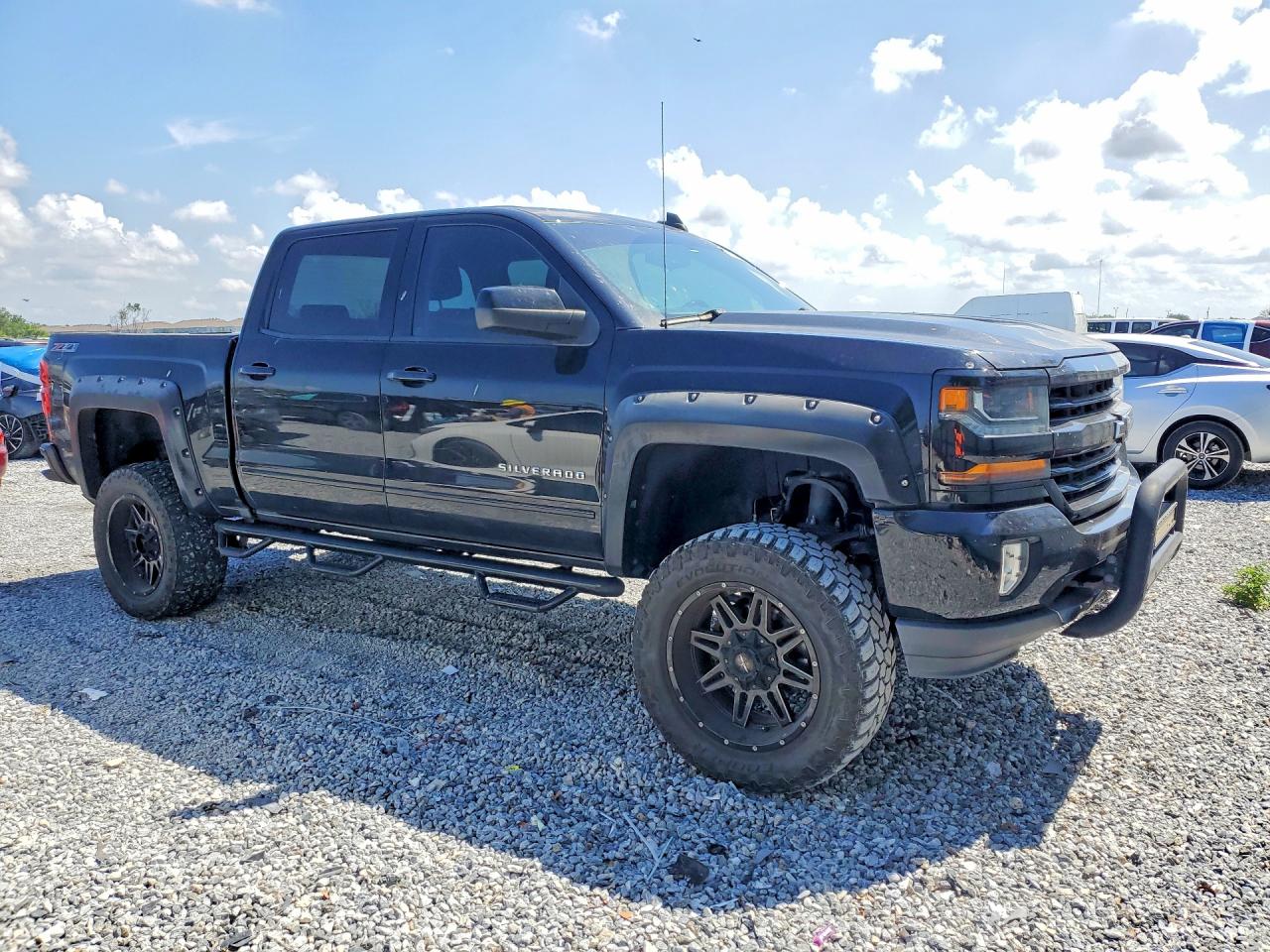 2017 CHEVROLET SILVERADO