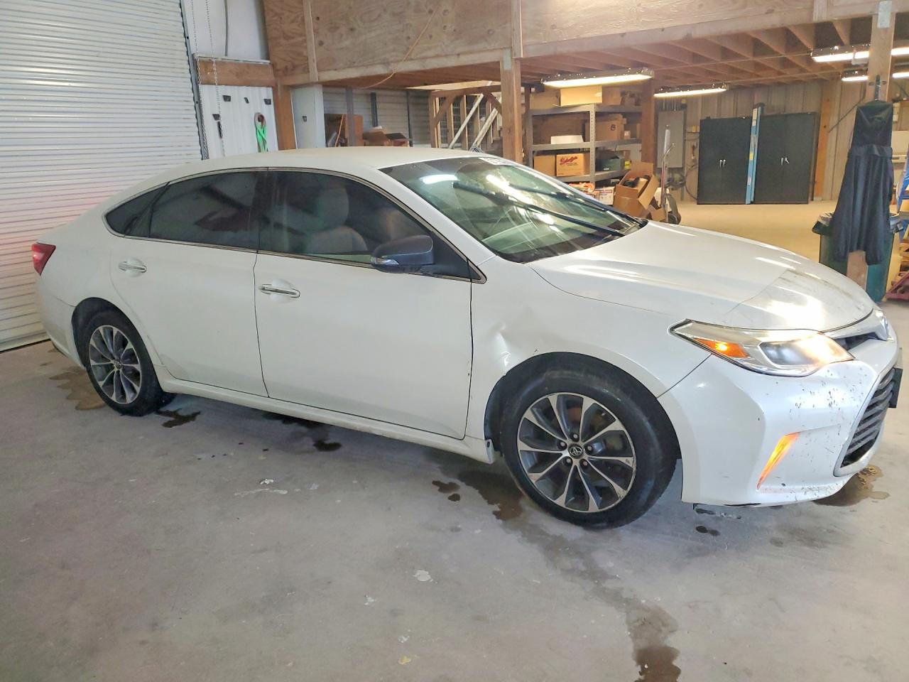 2016 TOYOTA AVALON