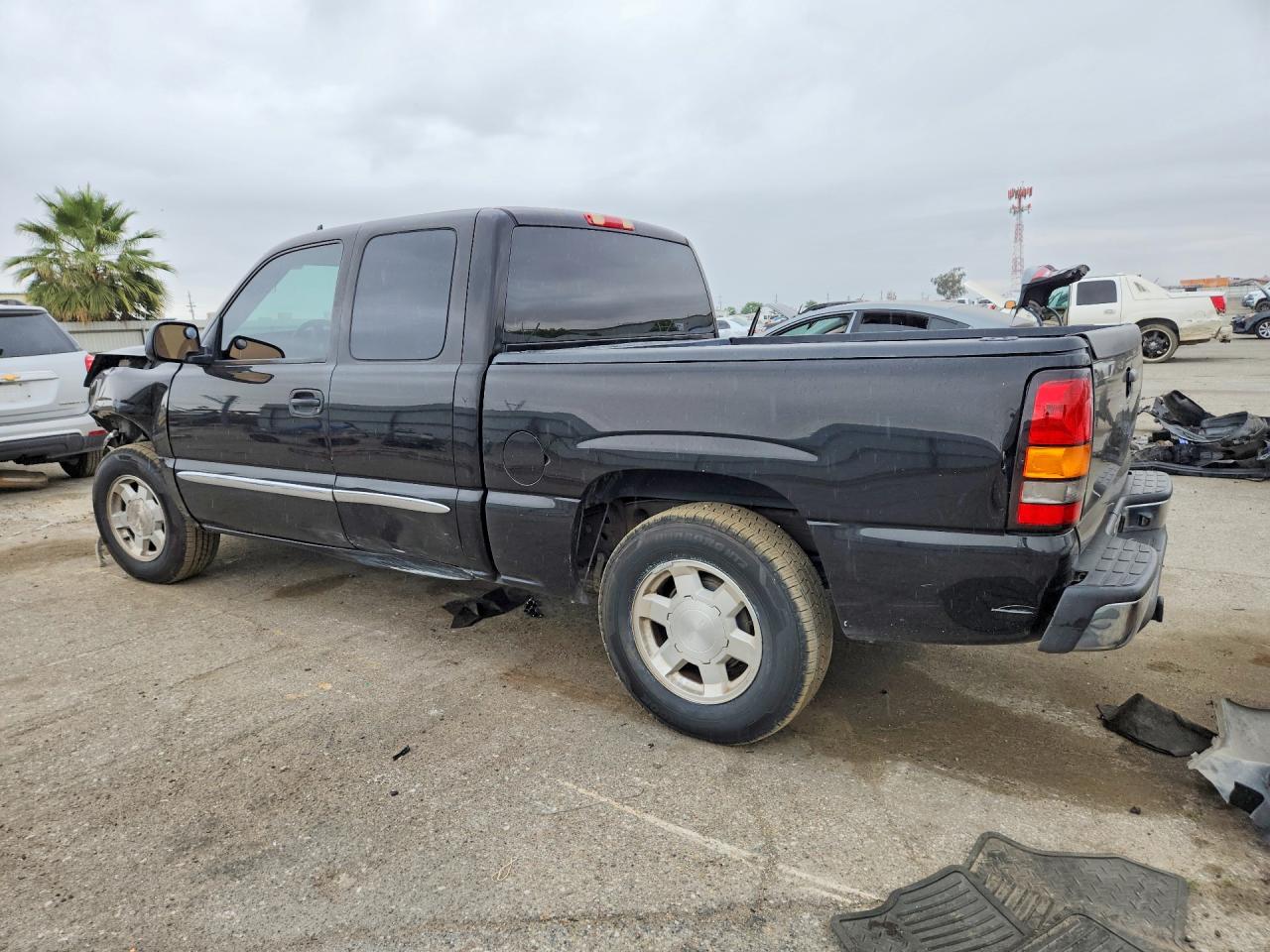 2006 GMC SIERRA