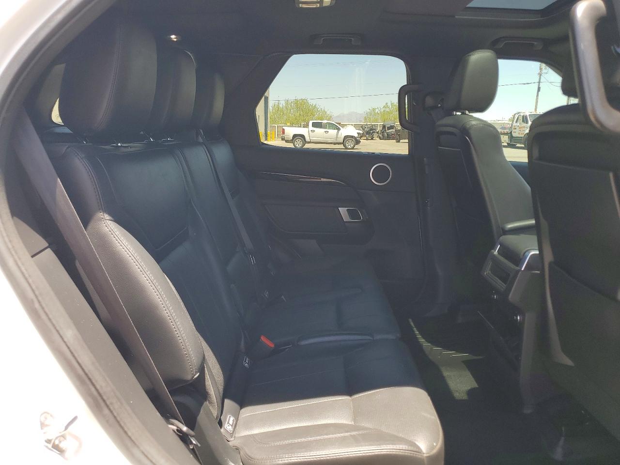 2019 LAND ROVER DISCOVERY