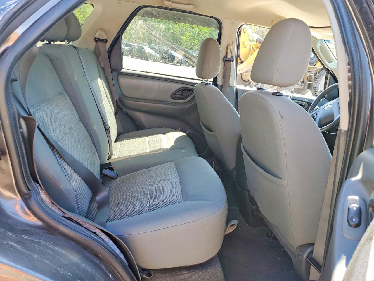 2005 FORD ESCAPE