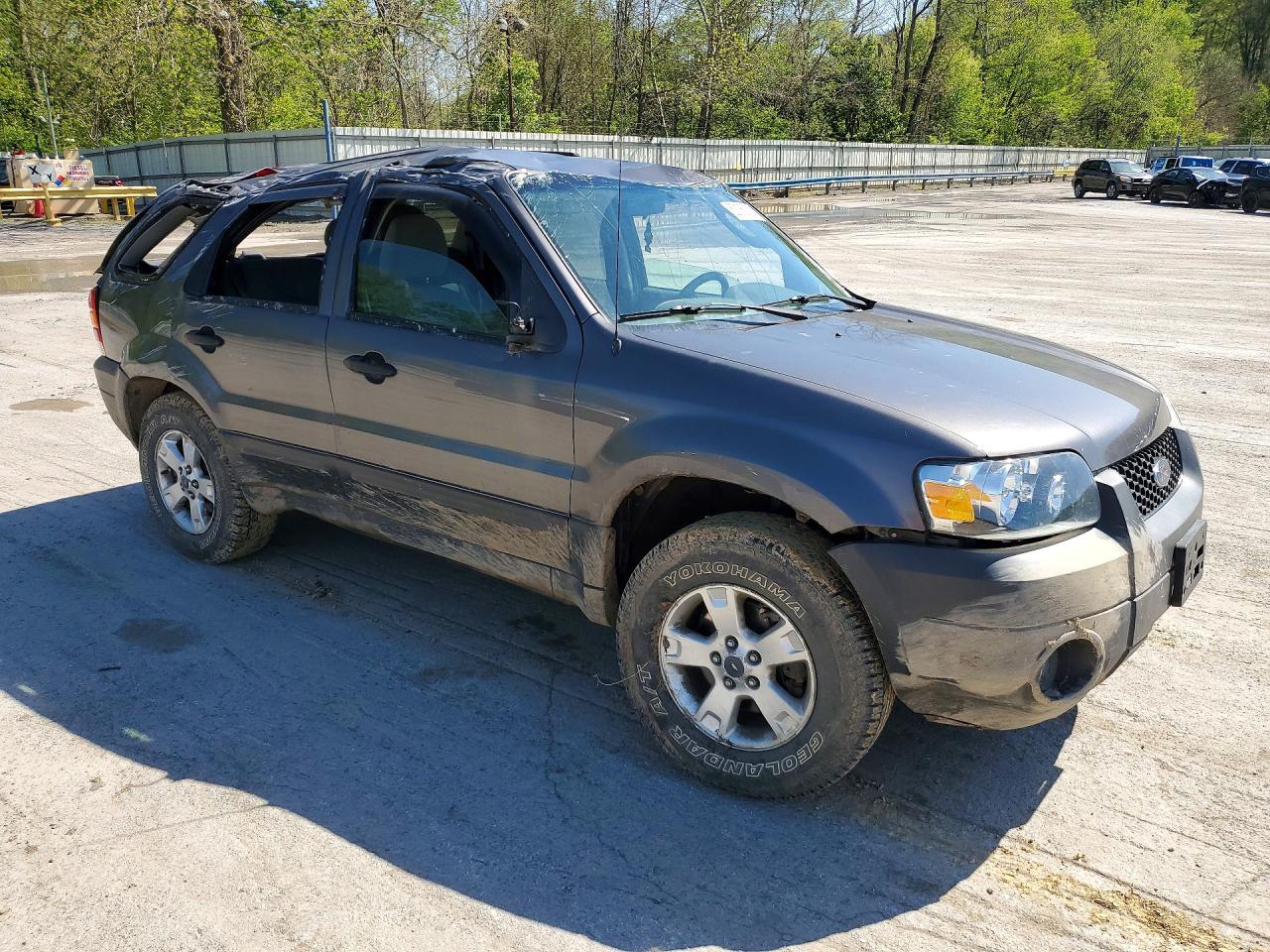 2005 FORD ESCAPE
