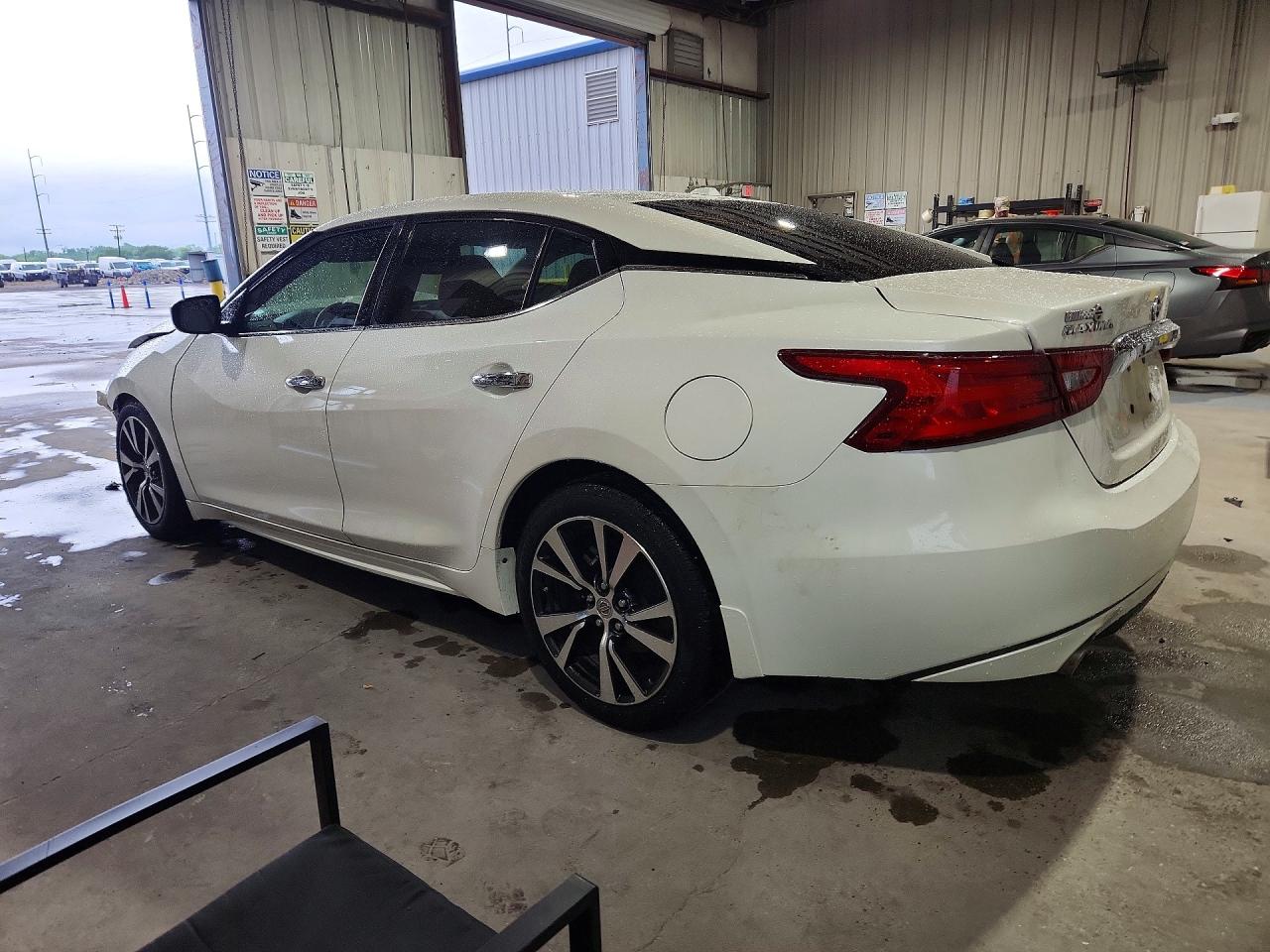 2017 NISSAN MAXIMA