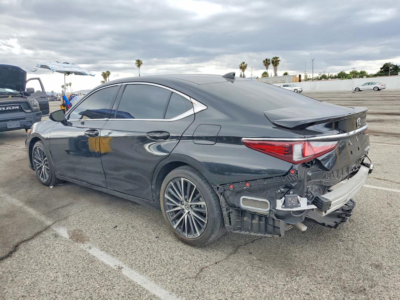 2024 LEXUS ES300