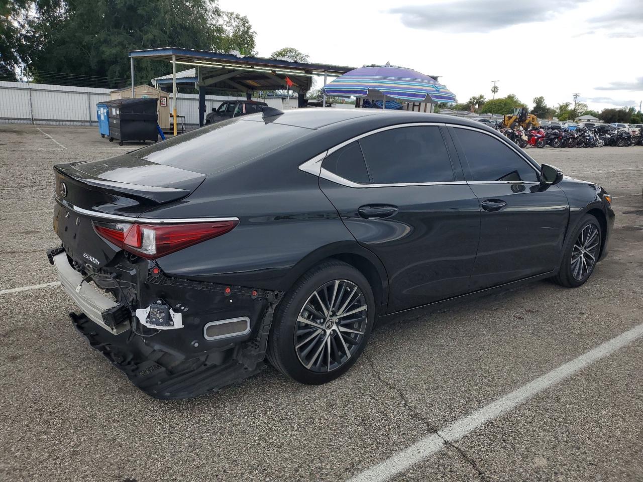2024 LEXUS ES300