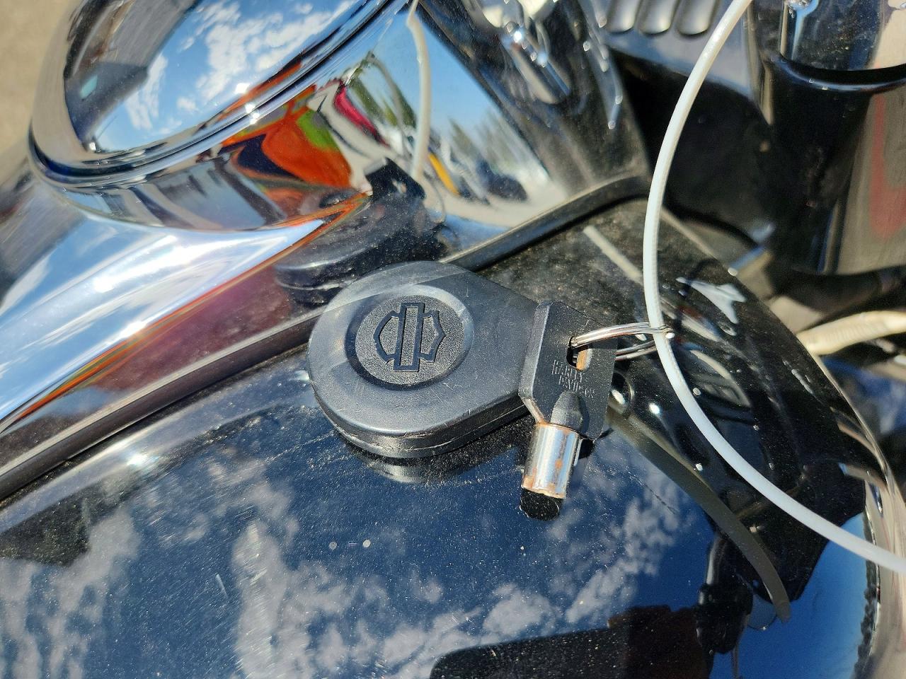 2017 HARLEY-DAVIDSON FL