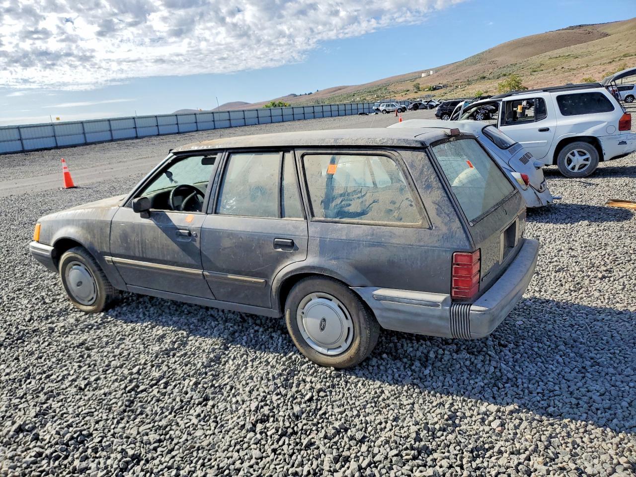 1990 FORD ESCORT