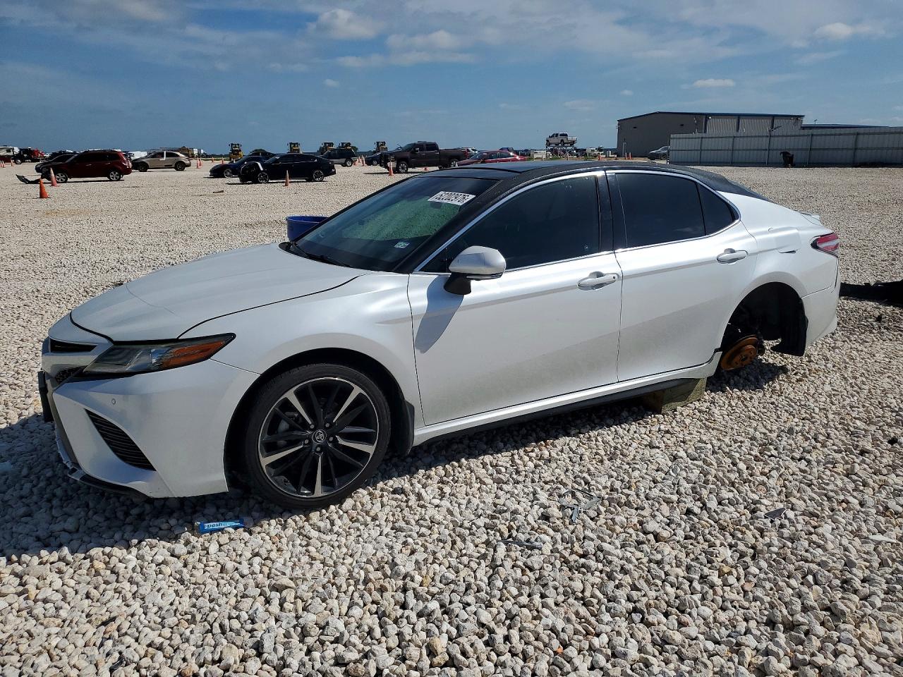 2019 TOYOTA CAMRY