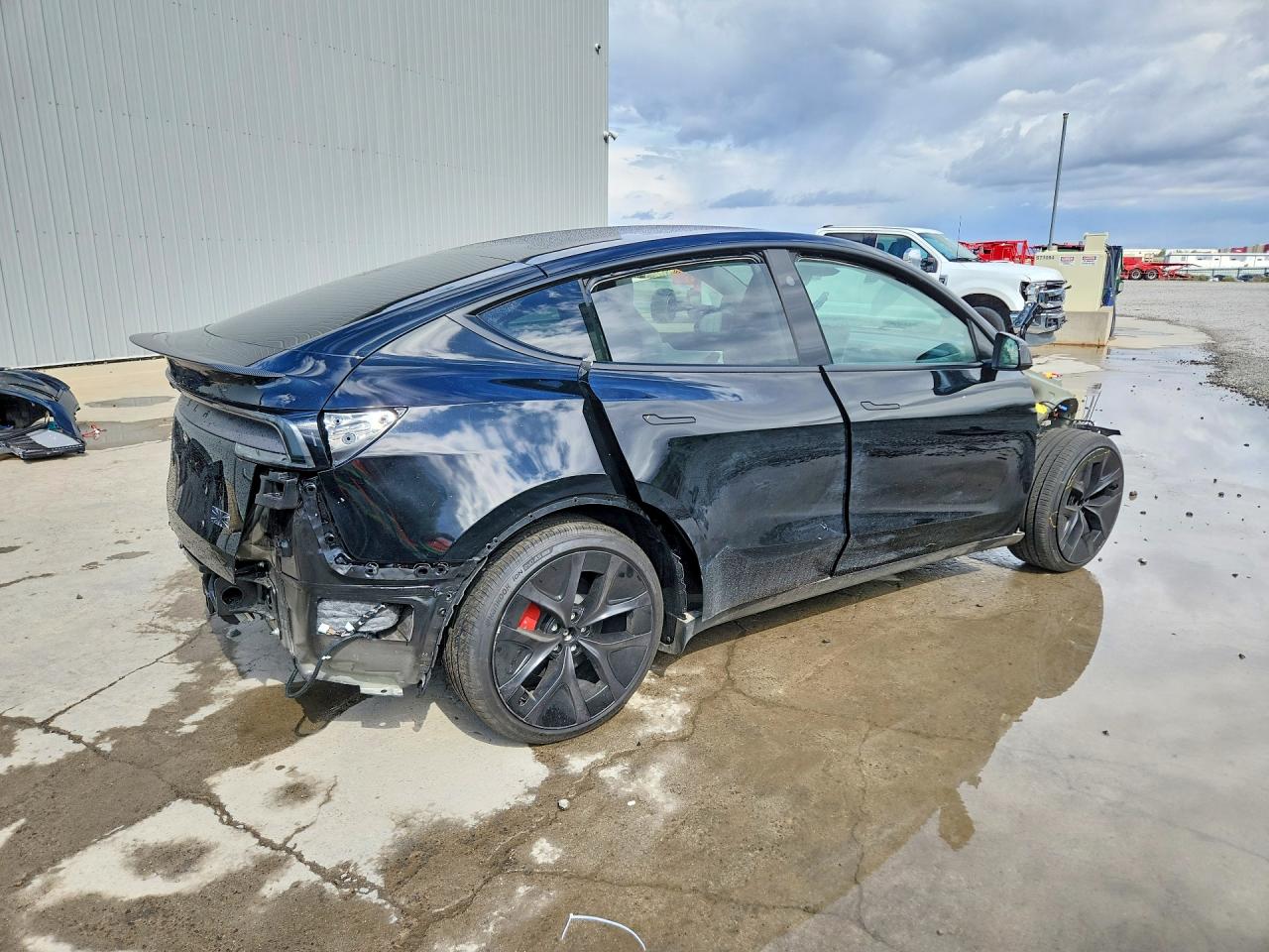 2026 TESLA MODEL Y