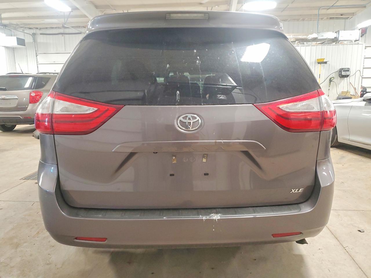2015 TOYOTA SIENNA