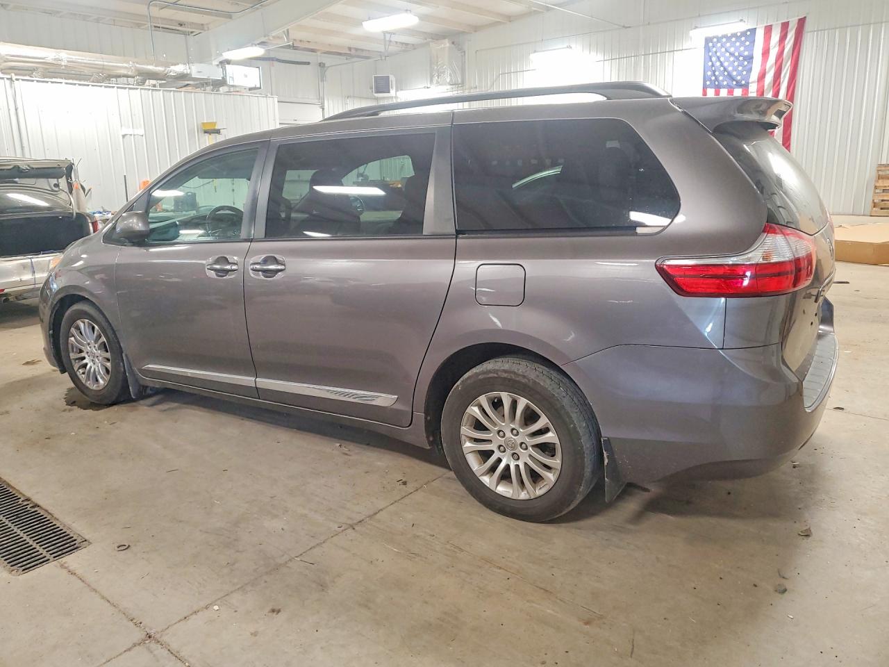 2015 TOYOTA SIENNA
