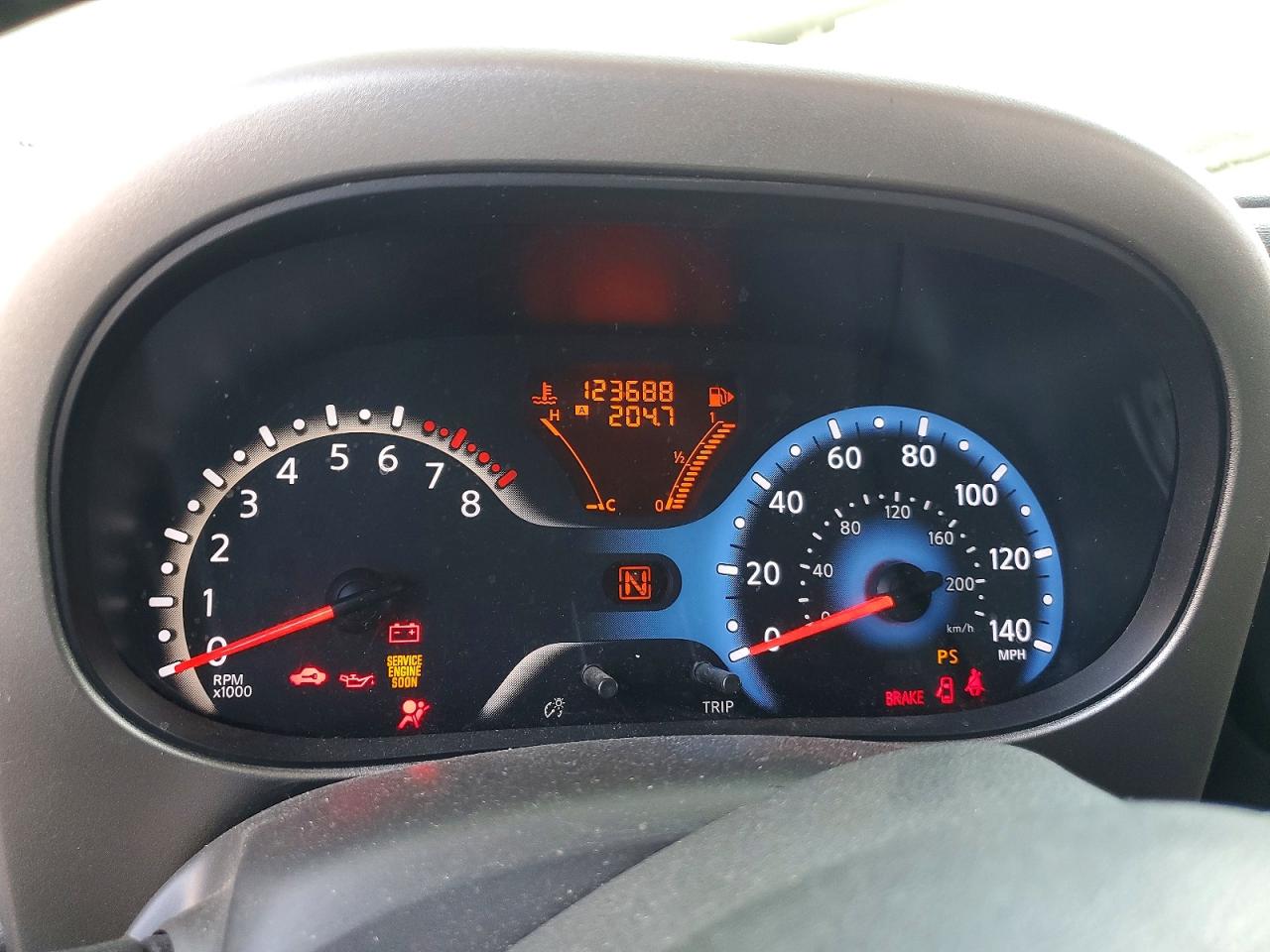 2014 NISSAN CUBE