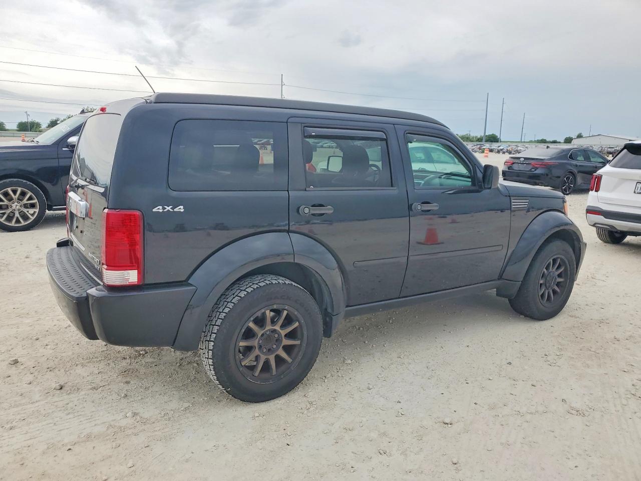 2010 DODGE NITRO
