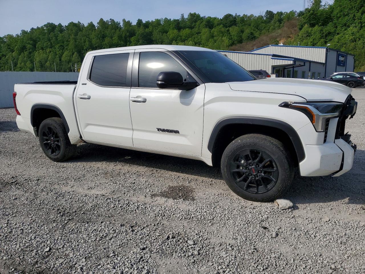 2025 TOYOTA TUNDRA