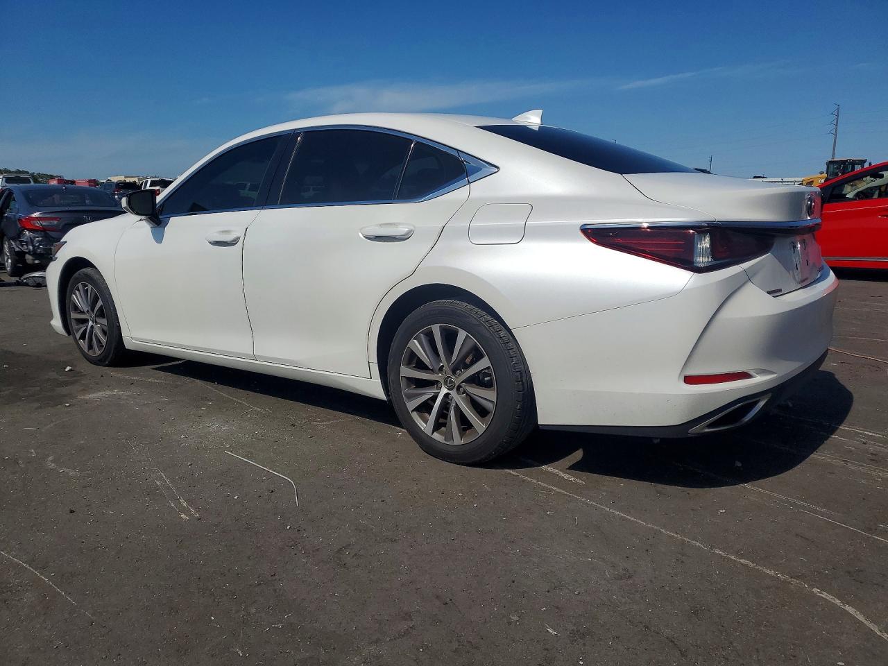 2019 LEXUS ES350