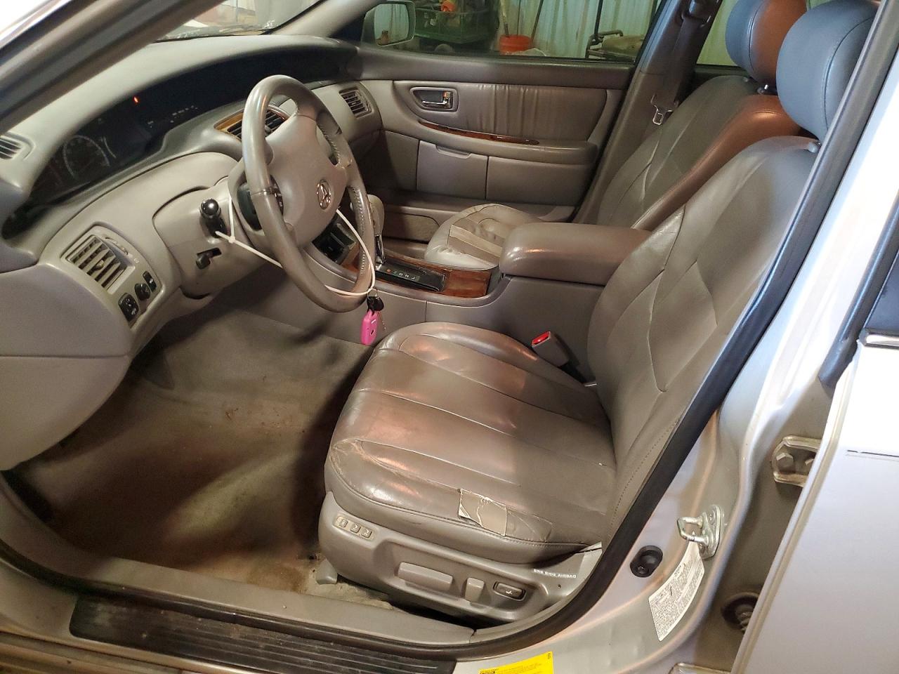 2002 TOYOTA AVALON