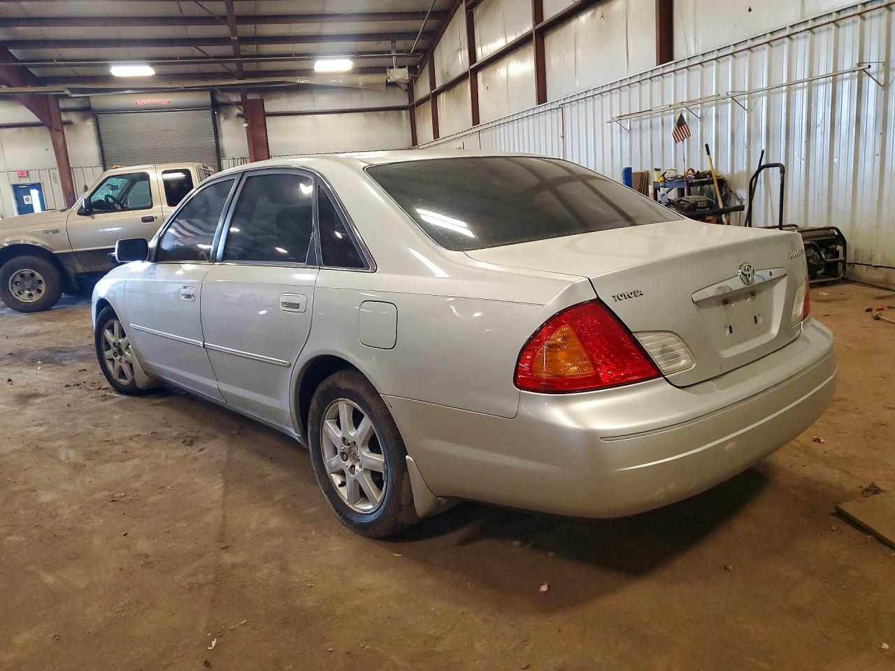 2002 TOYOTA AVALON