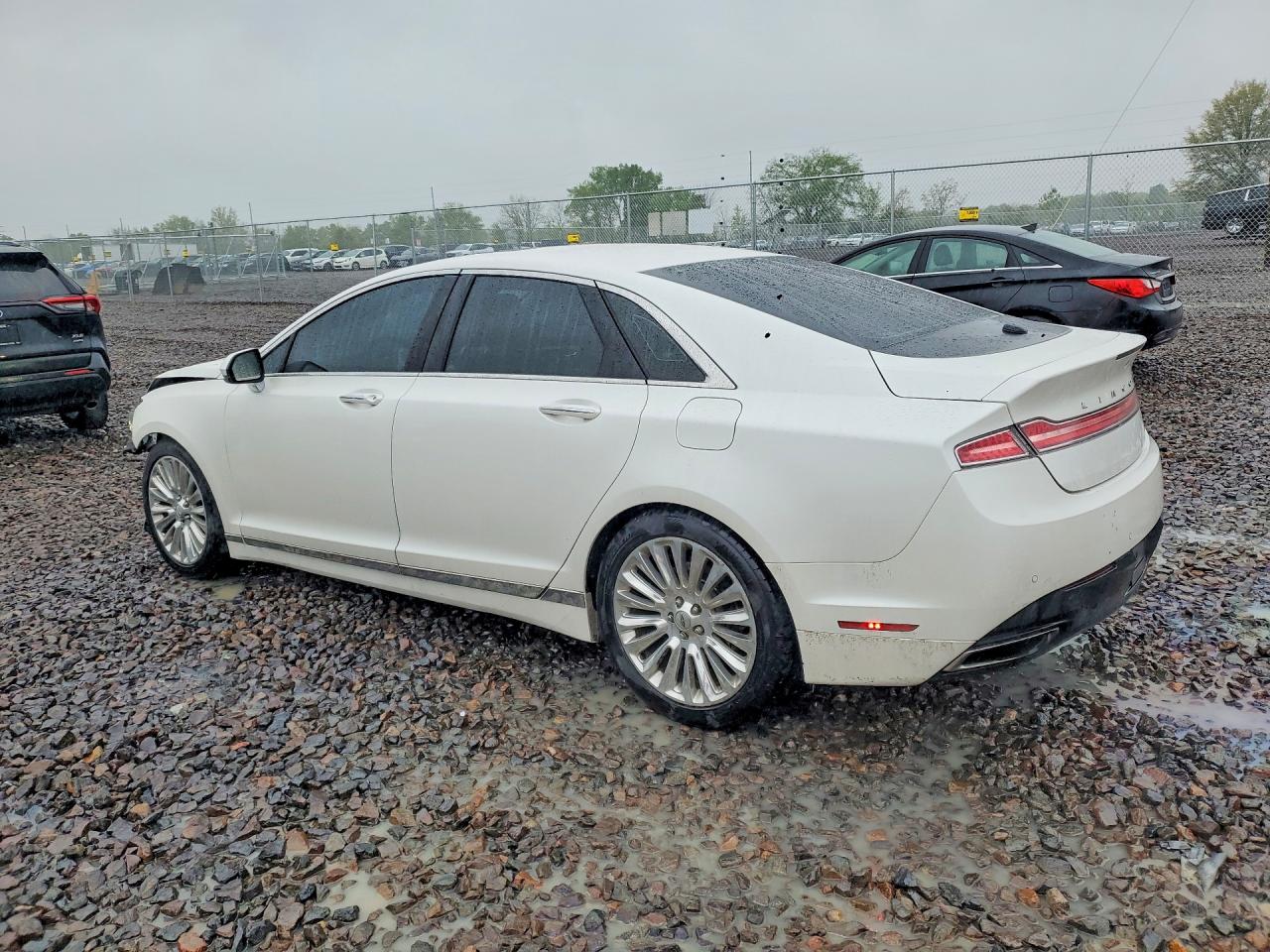 2013 LINCOLN MKZ