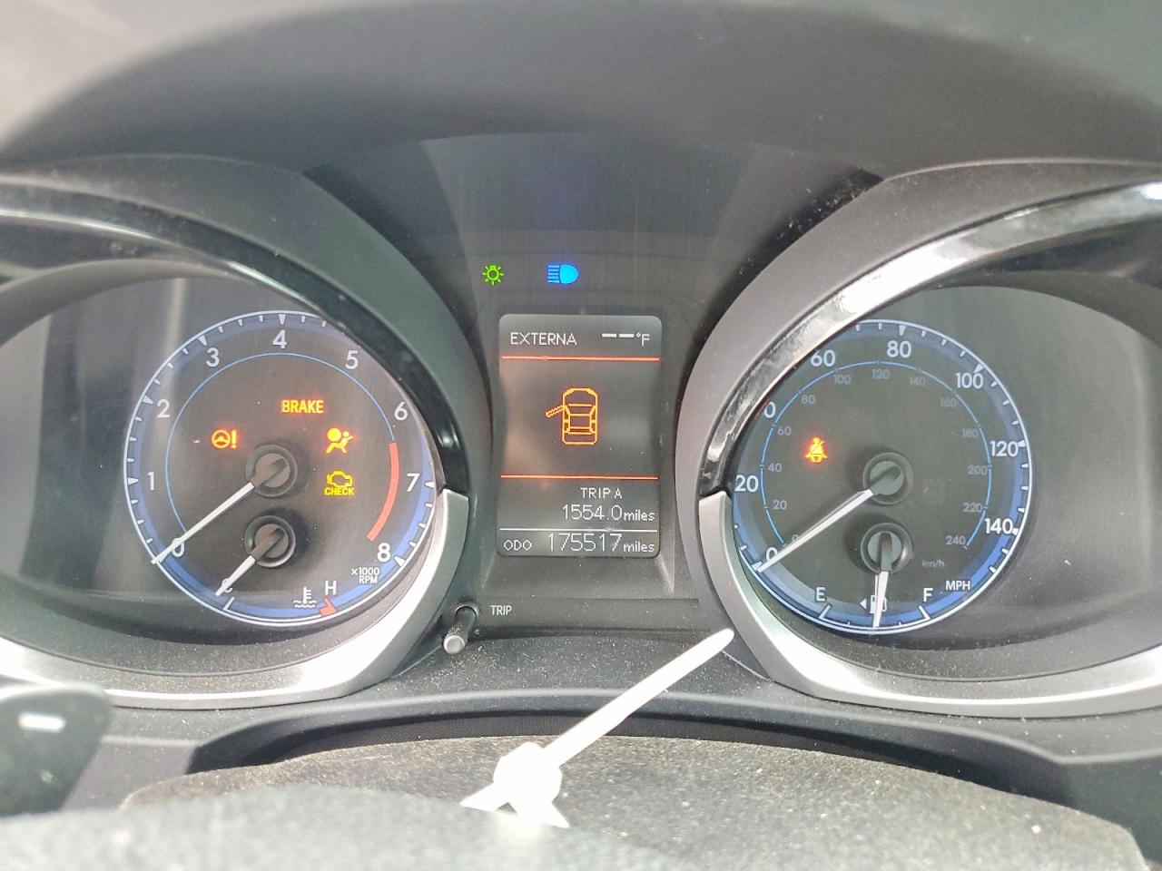 2015 TOYOTA COROLLA