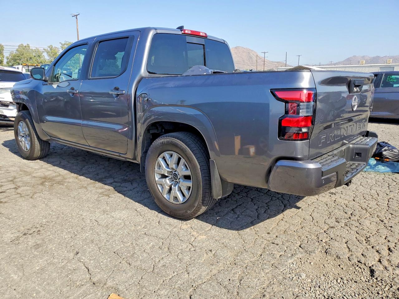 2024 NISSAN FRONTIER