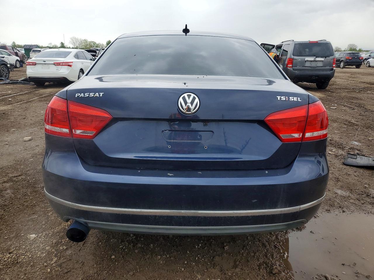 2014 VOLKSWAGEN PASSAT