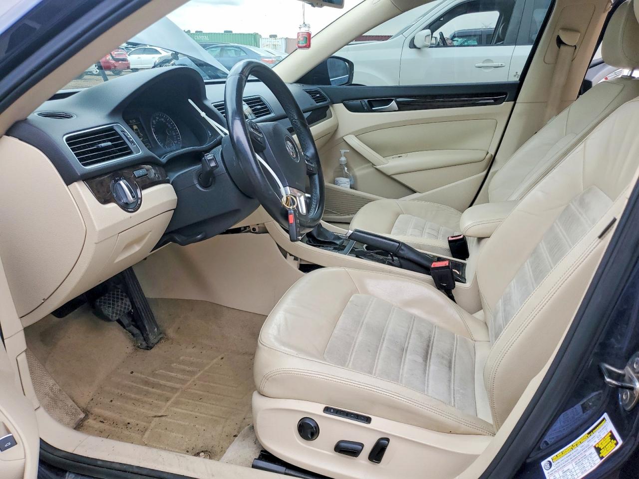2014 VOLKSWAGEN PASSAT