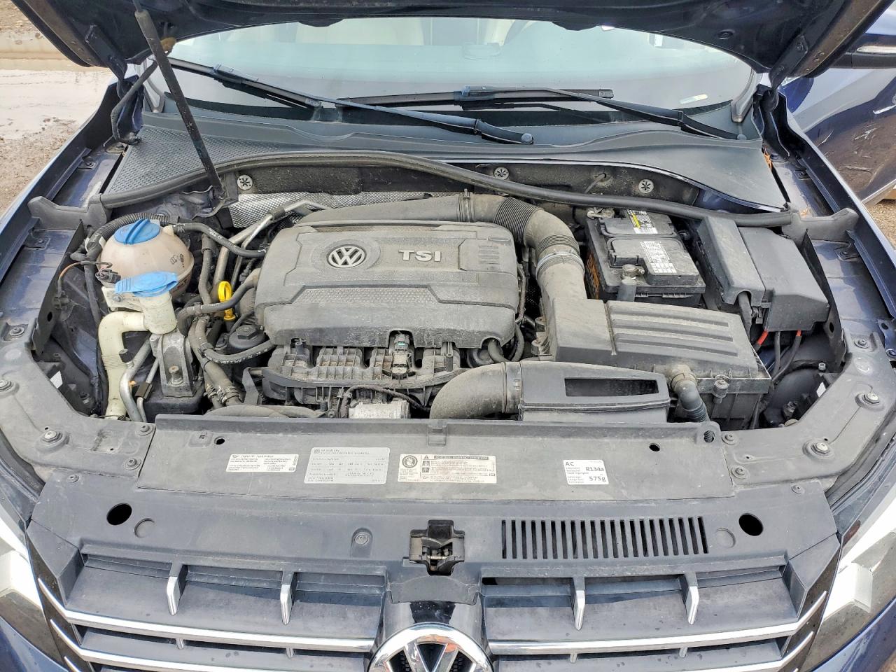 2014 VOLKSWAGEN PASSAT