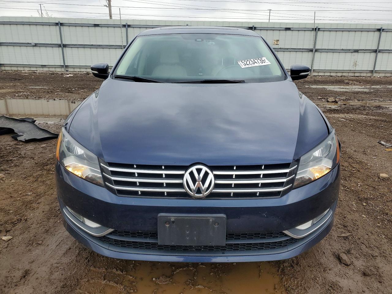 2014 VOLKSWAGEN PASSAT