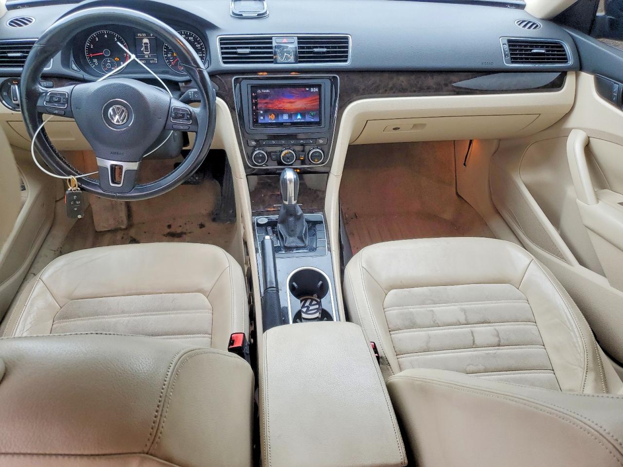 2014 VOLKSWAGEN PASSAT
