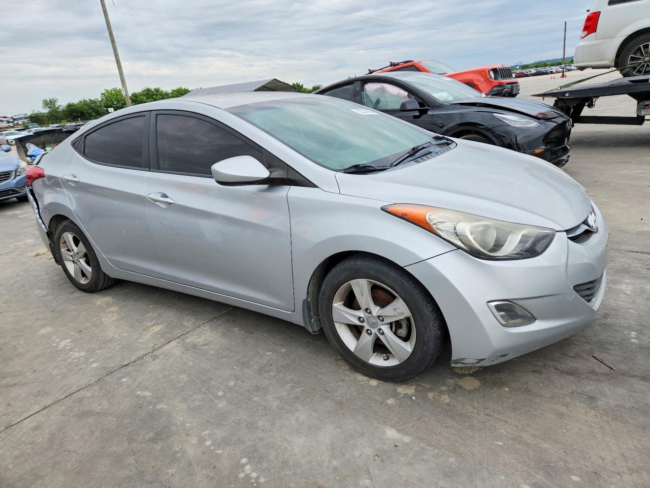 2013 HYUNDAI ELANTRA