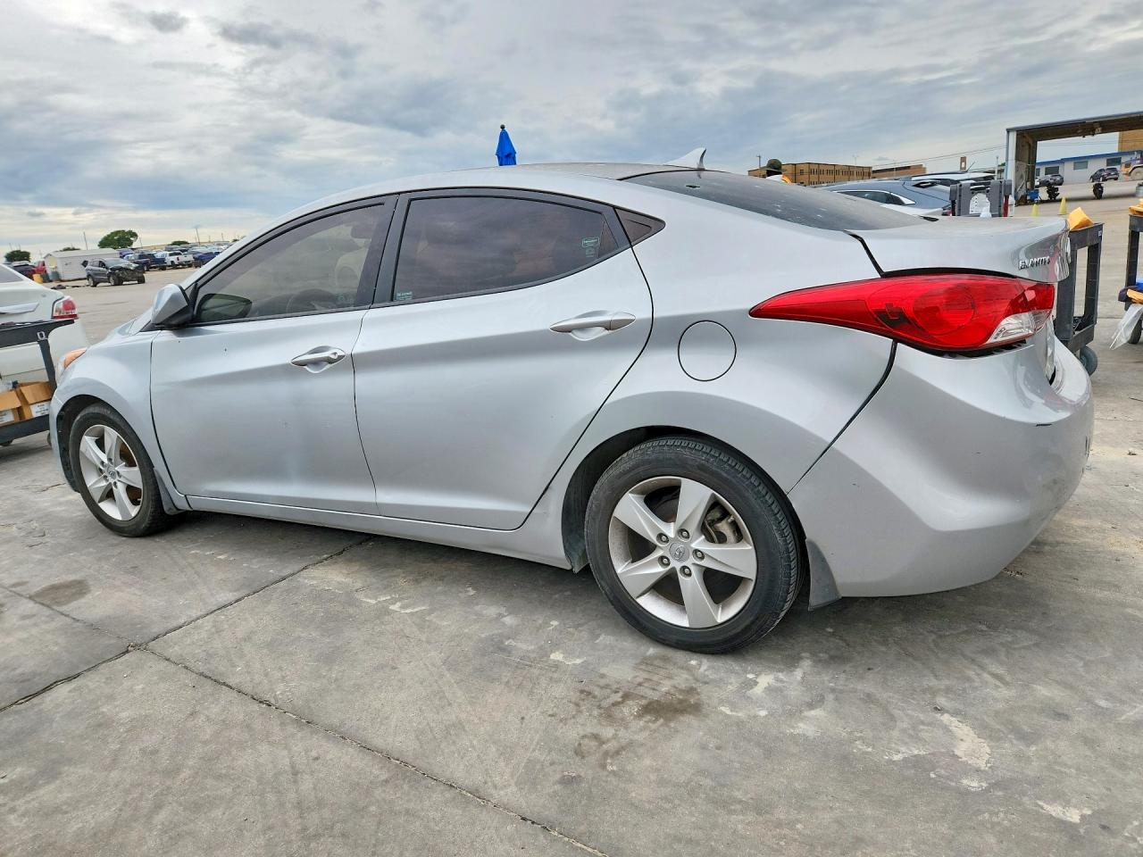 2013 HYUNDAI ELANTRA