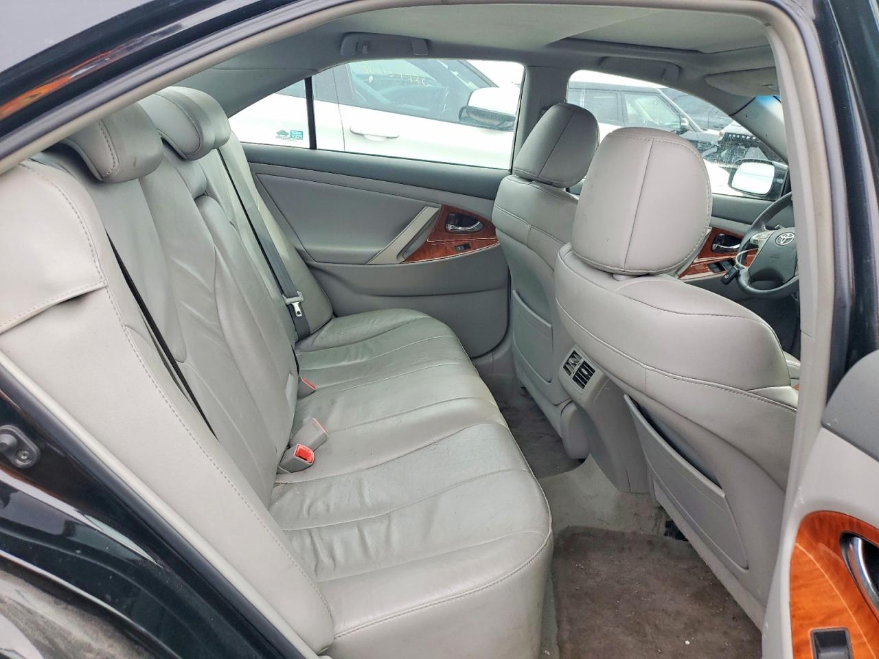 2011 TOYOTA CAMRY