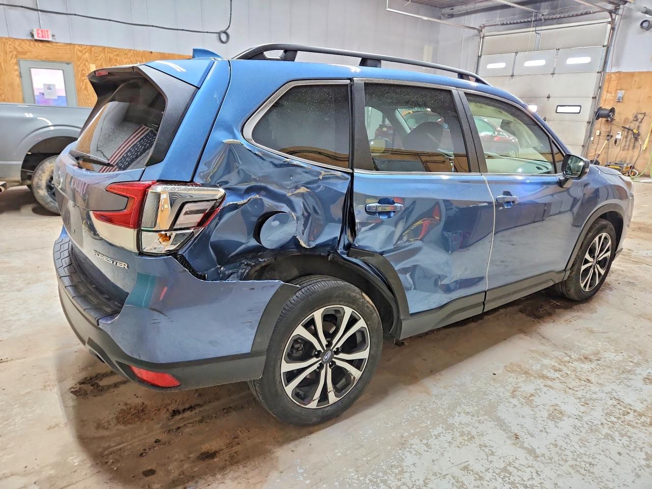 2022 SUBARU FORESTER